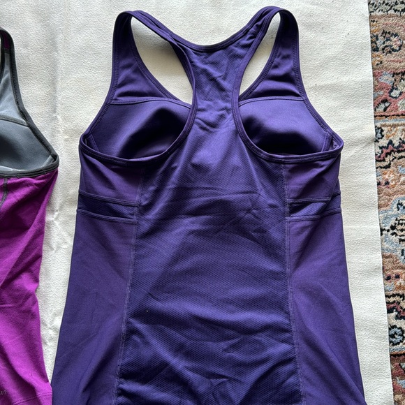 Nike Racerback Tank Tops W/ Built In Bra Bundle of Two Sze Medium - Picture 14 of 15
